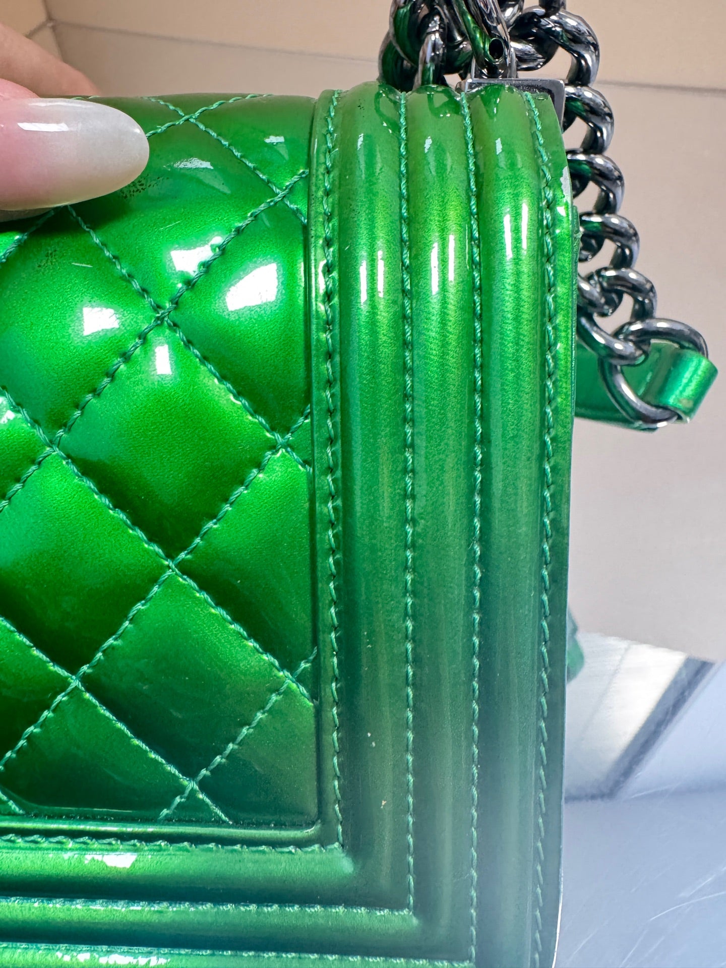 Chanel - Le Boy Small - Patent leather with metallic leather accents - Green - (Small)