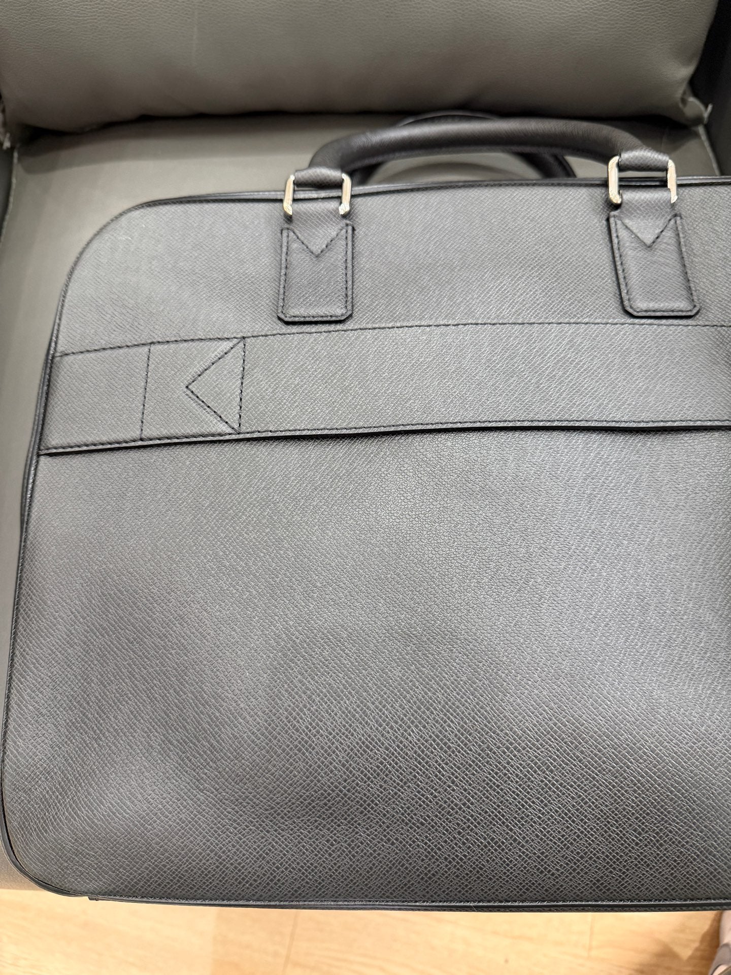 Louis Vuitton - Briefcase - Calfskin leather - Black - (Large)