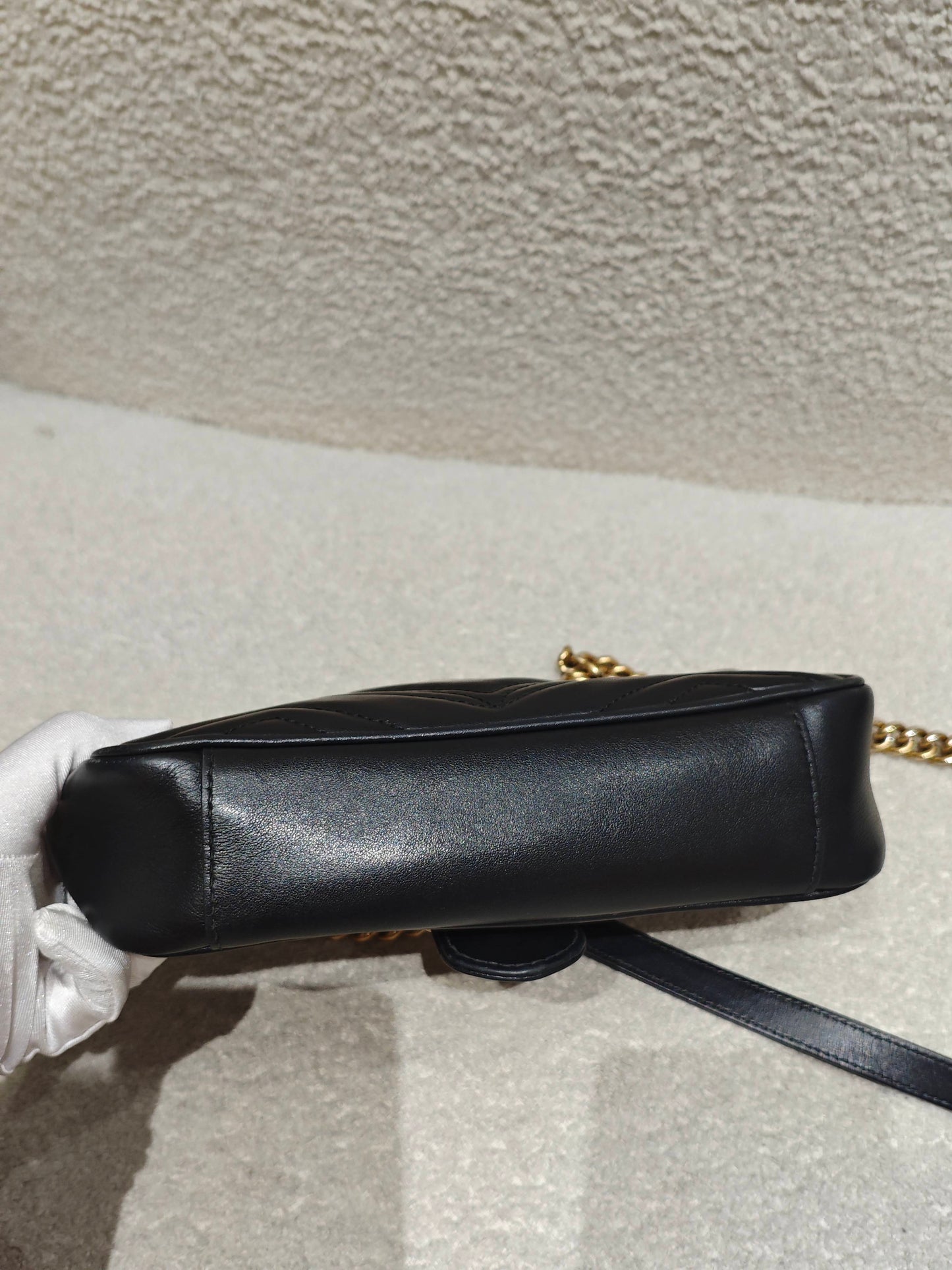 Gucci - GG Marmont Matelasse Mini - Matelasse chevron leather - Black with Gold-Tone Hardware - (Mini)