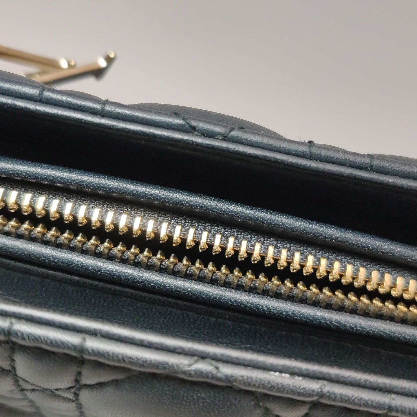 Dior - Lady Dior - Cannage quilted lambskin leather - Dark Navy Blue with Gold-Tone Hardware - (Medium)