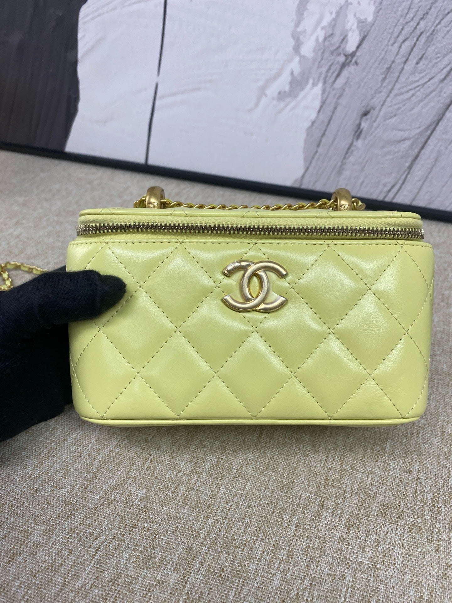 Chanel - Vanity Case - Calfskin leather - Yellow - (mini)