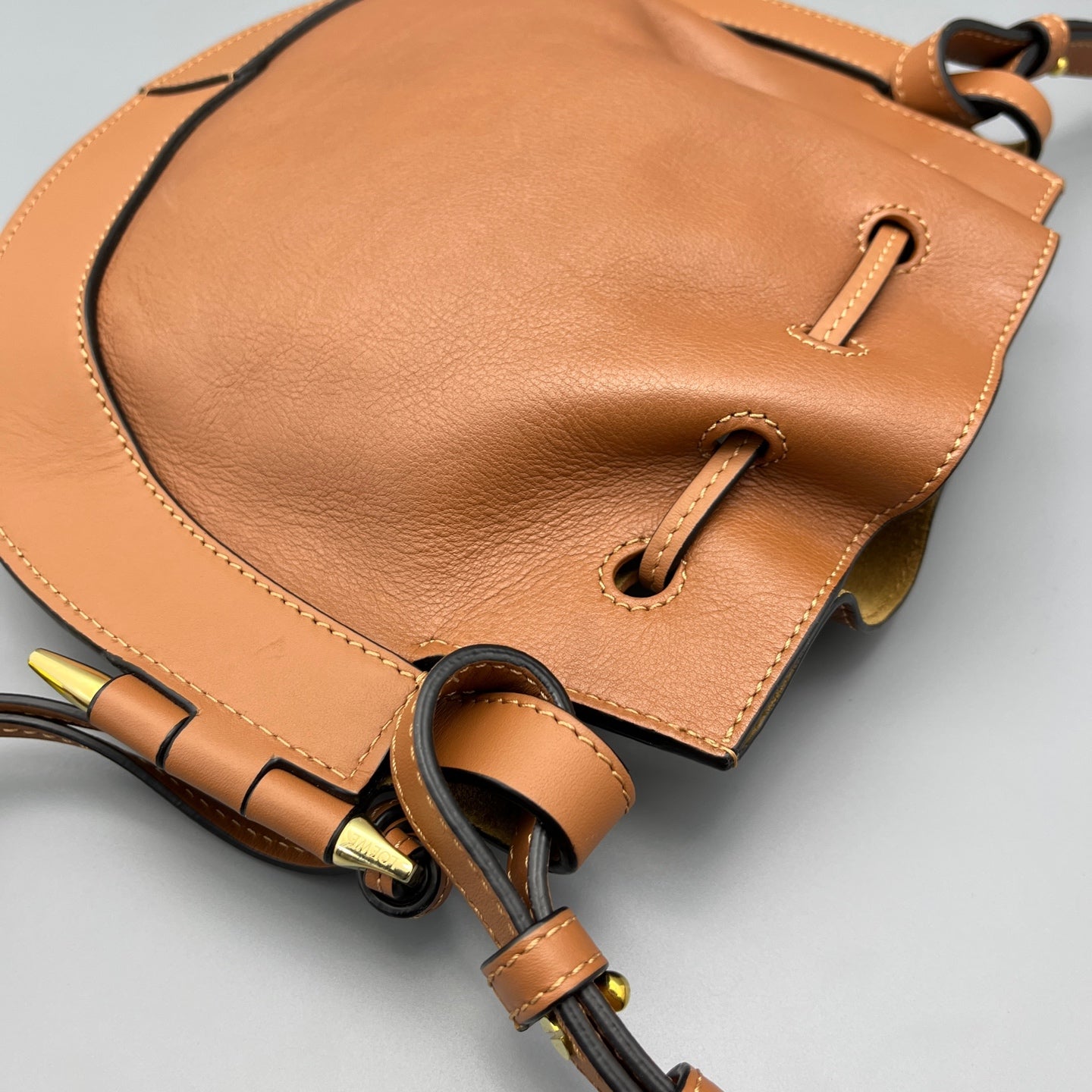 Loewe - Disc Bucket Bag - Pebbled leather and smooth leather trim, suede interior - Caramel - (Small)