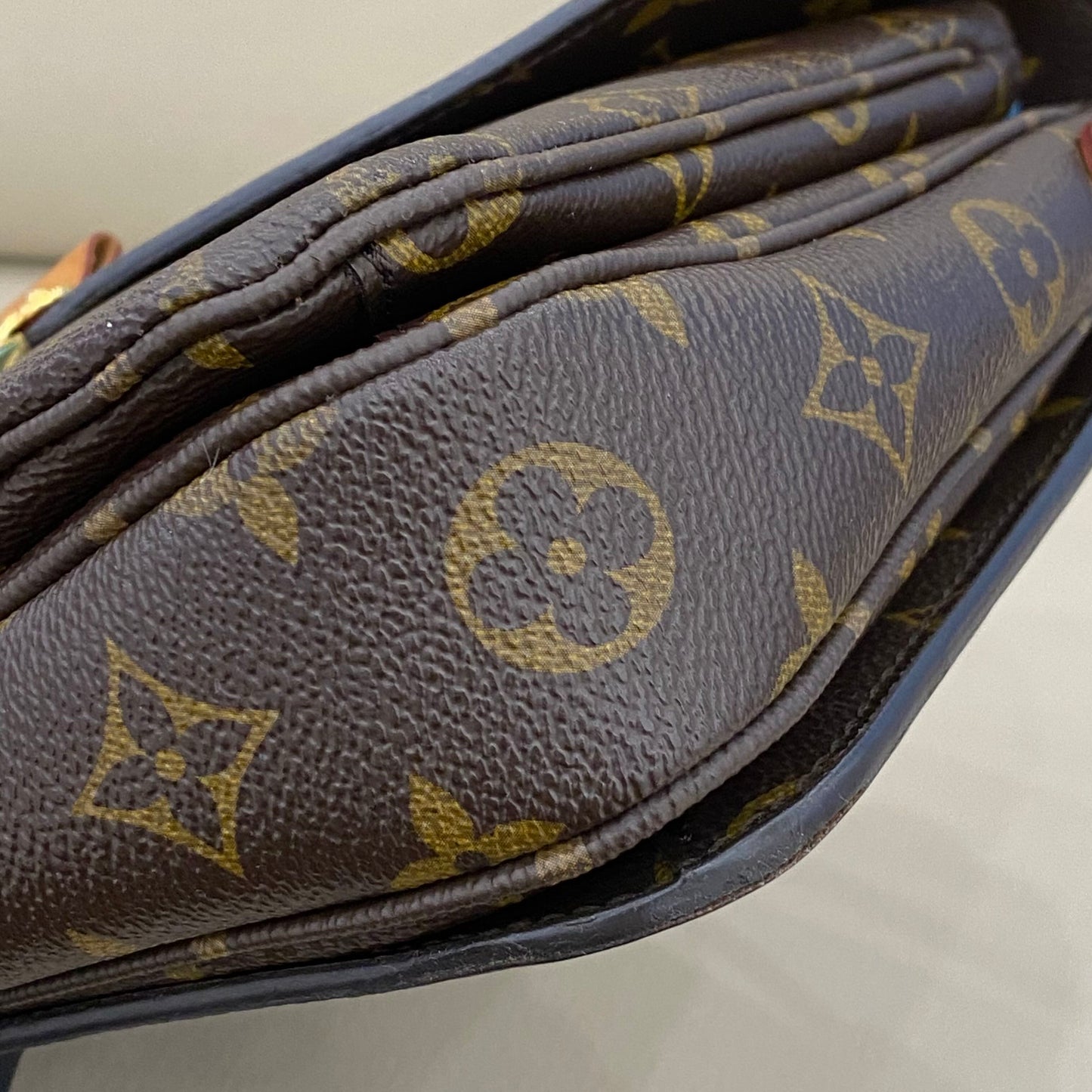 Louis Vuitton - Pochette Metis - Monogram canvas with natural cowhide leather trim - Brown - (medium)
