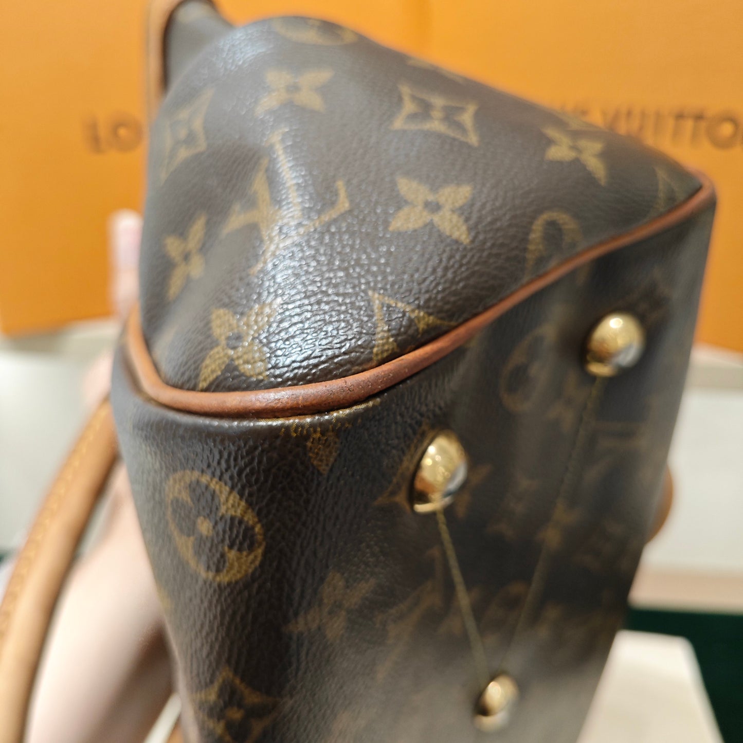 Louis Vuitton - Tivoli PM - Monogram Canvas with Vachetta Leather trim - Brown - (Medium)