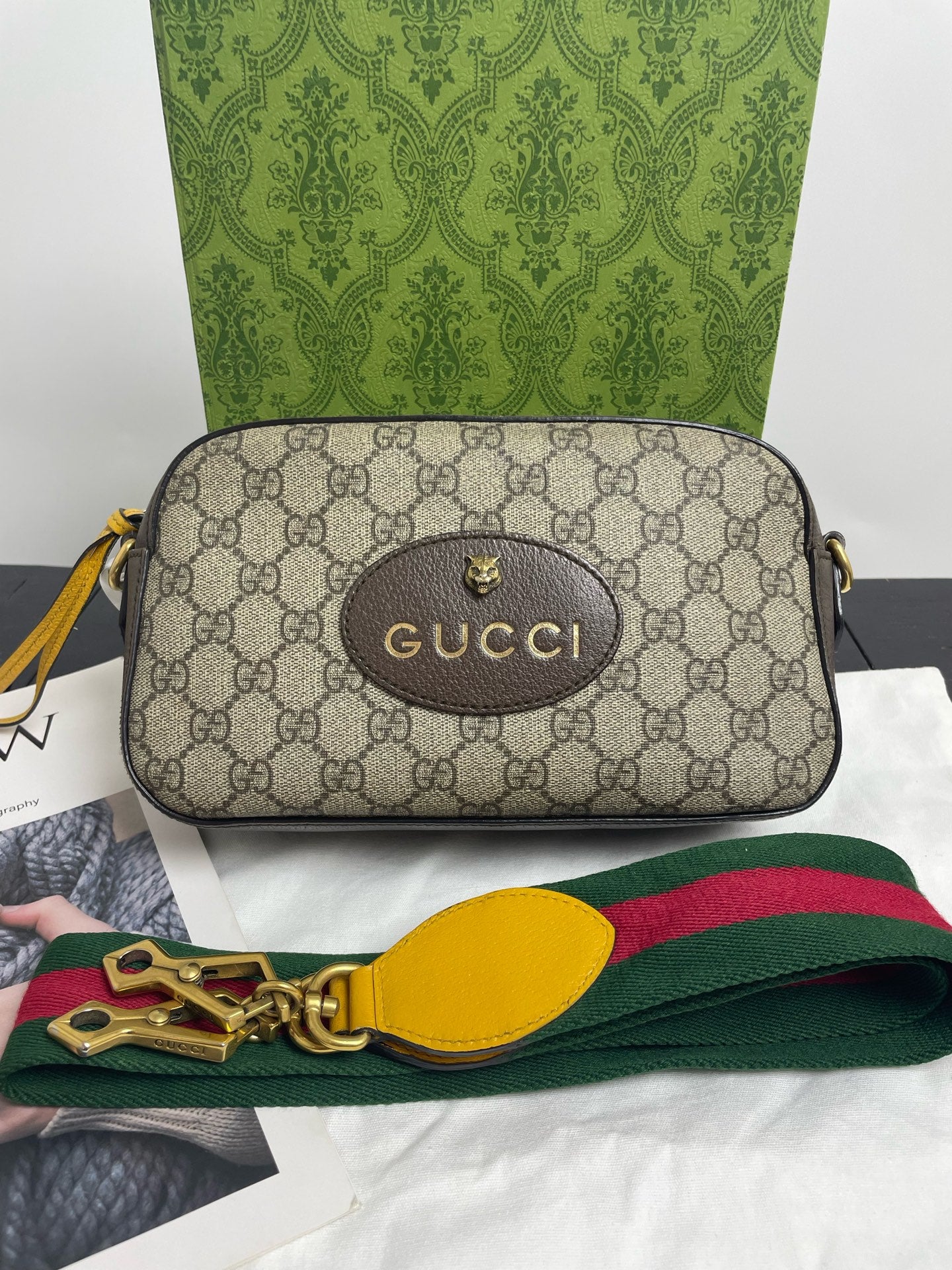 Gucci - Tiger Head Camera Bag - GG Supreme canvas with Leather trim - Brown - (Mini)