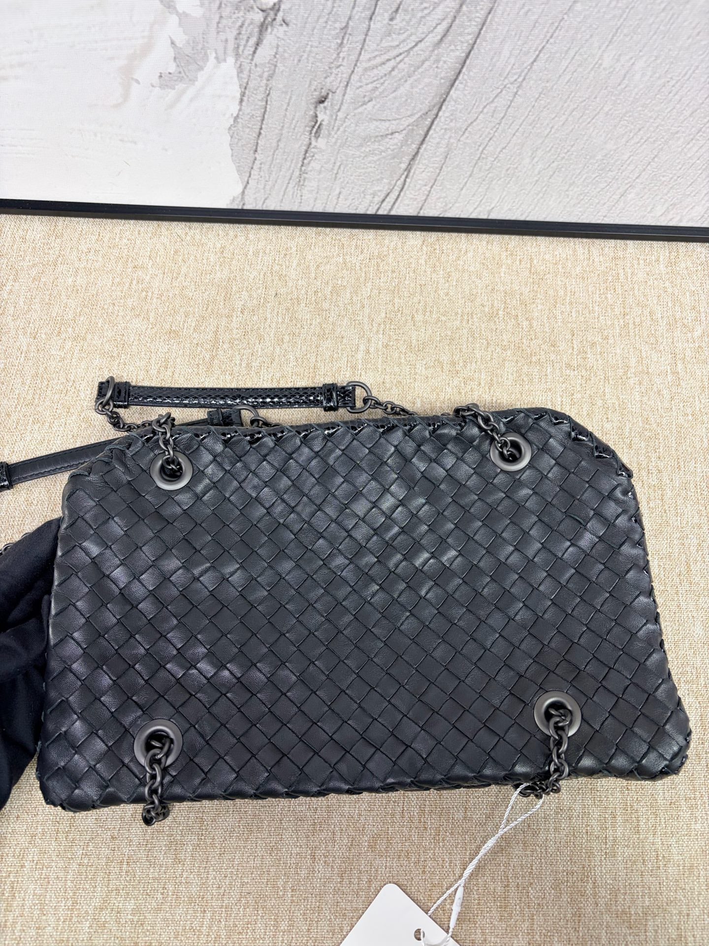 Bottega Veneta - Intrecciato Chain Shoulder Bag - Lambskin leather and snakeskin - Black - (medium)