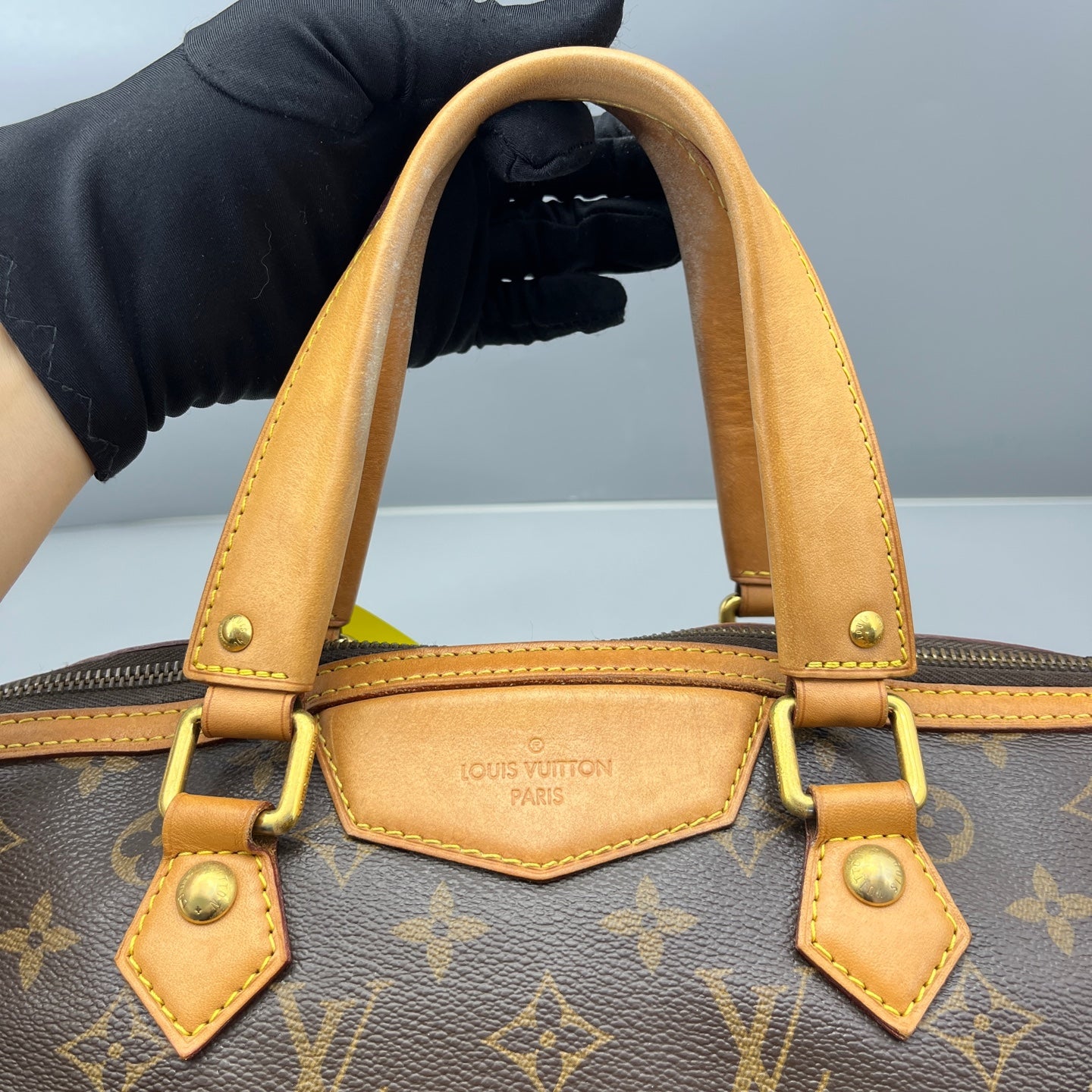 Louis Vuitton - Sirius Monogram Canvas - Leather - Brown - (Medium)