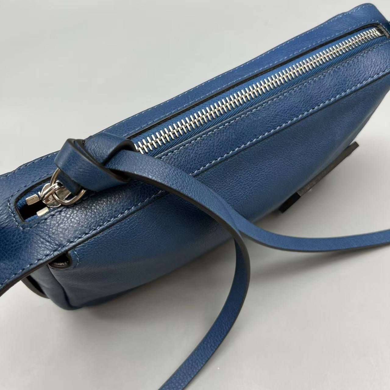 Fendi - Simply Shoulder Bag - Grained leather - Deep Blue - (Small)