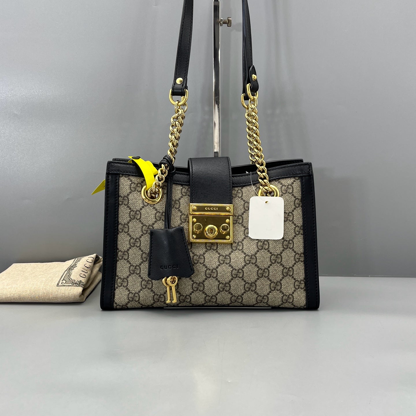 Gucci - Padlock Small Shoulder Bag - GG Supreme coated canvas and leather trim - Beige and Black - (Small)