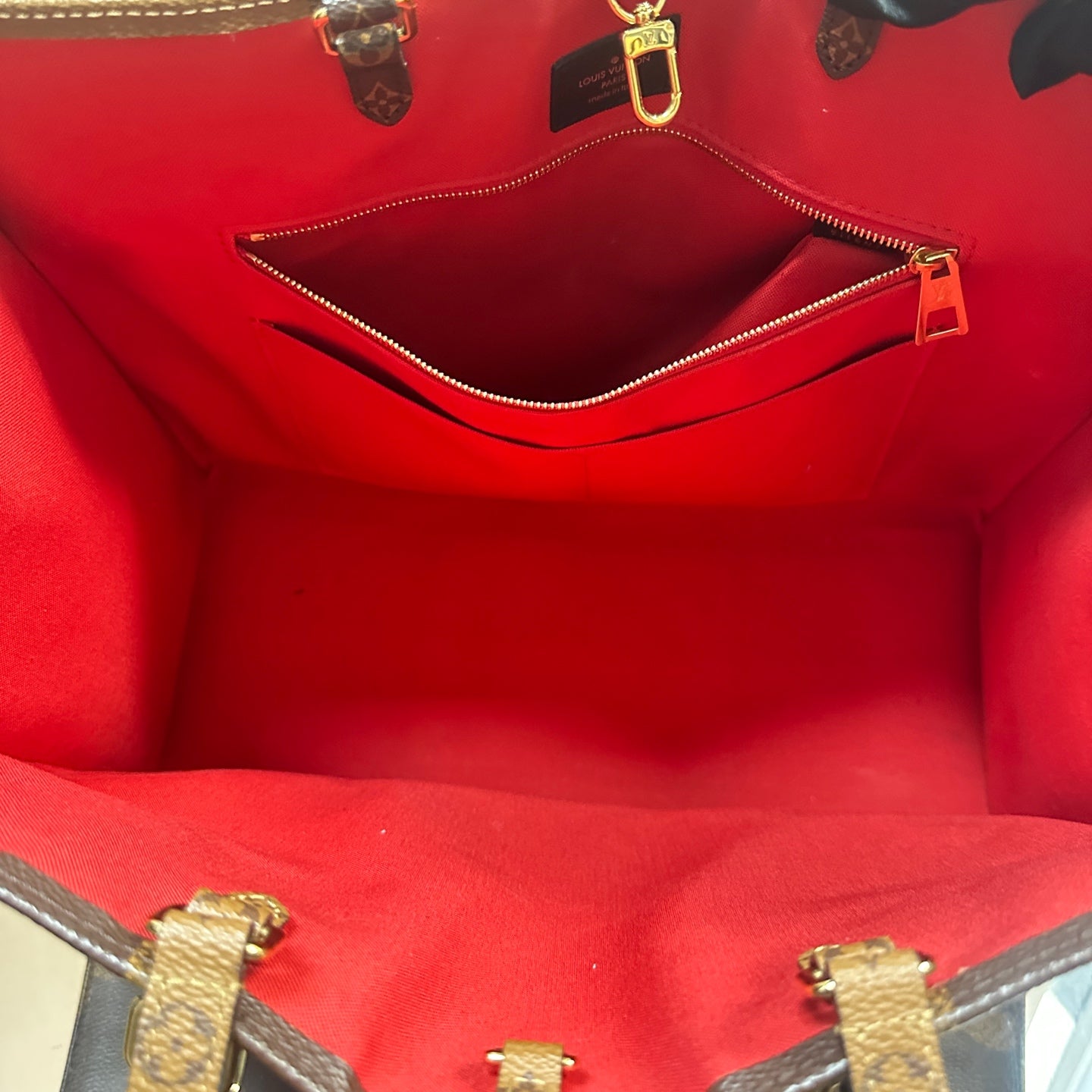 Louis Vuitton - Onthego GM - Monogram coated canvas, Leather trim - Brown, Beige, Red - (Large)