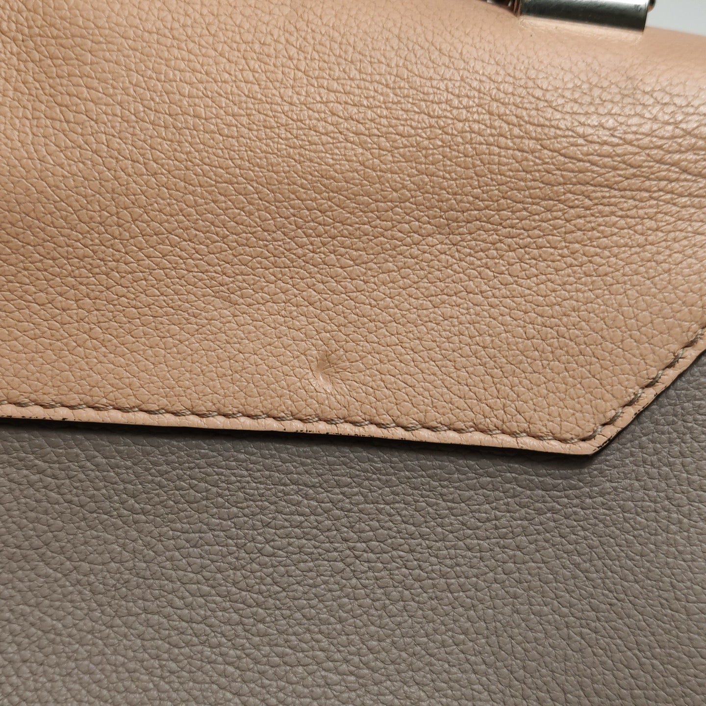 Louis Vuitton - Lockme - Grained calfskin leather - Pink, Grey, and Black color-block with Silver-Tone Hardware - (Small)