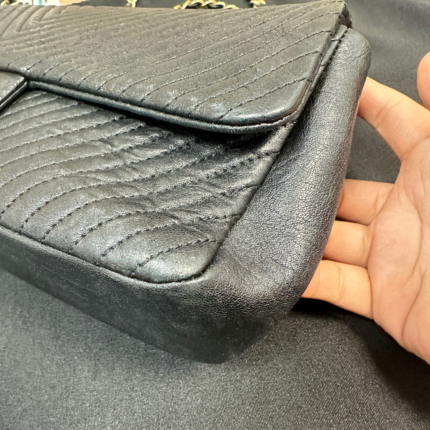 Chanel - Seasonal Flap Bag - Leather - Black - (Small)