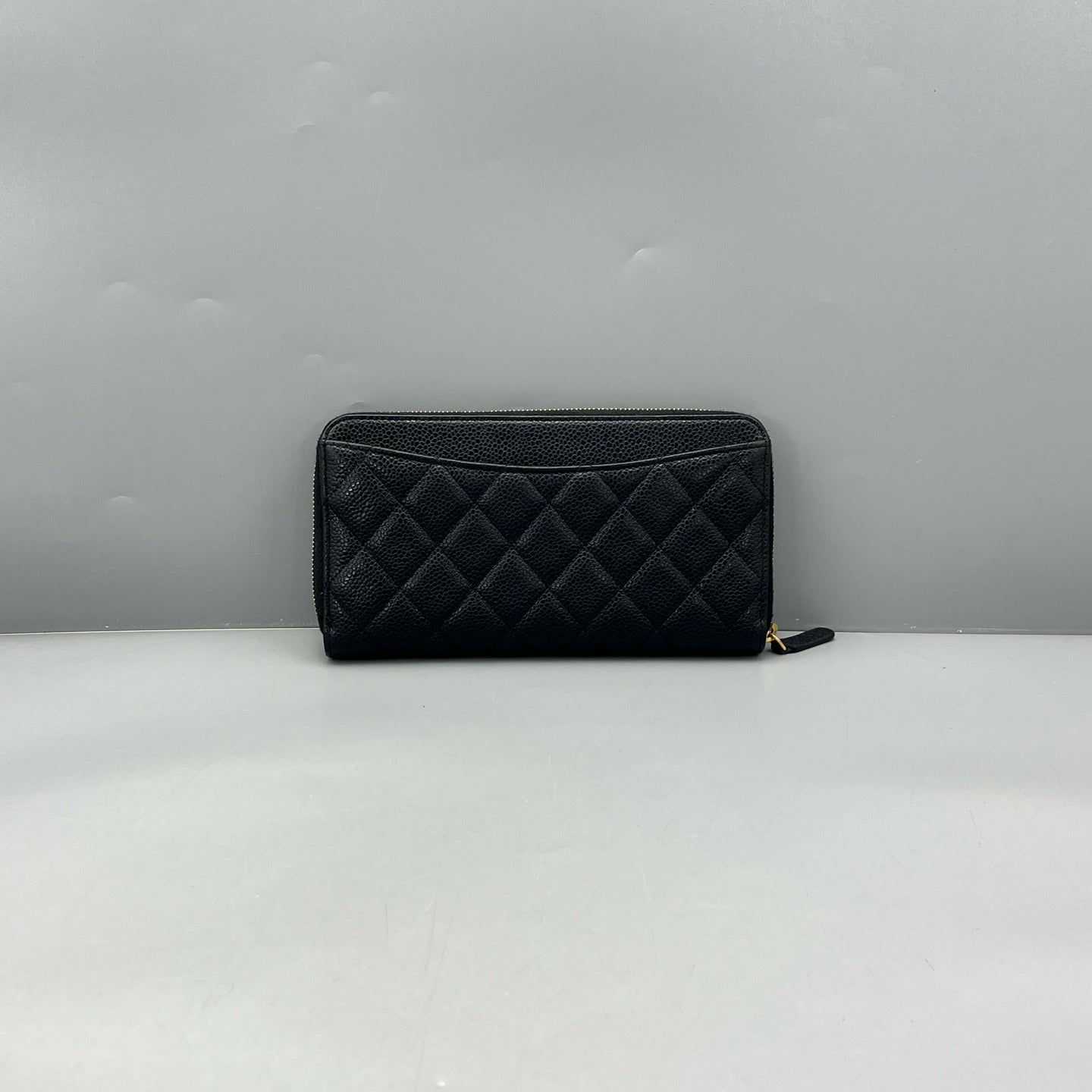 Chanel - Classic Flap Zip Wallet - Leather - Black - (medium)