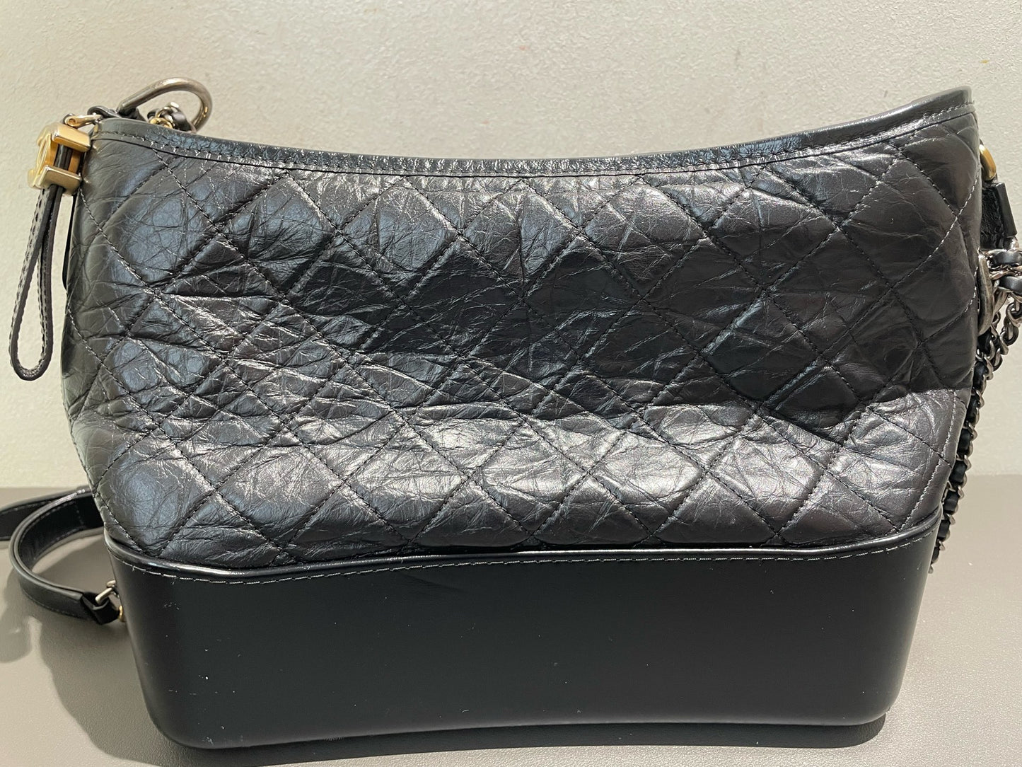 Chanel - Gab Bag (Hobo Bag) - Crumpled calfskin and smooth calfskin leather - Black - (Medium)
