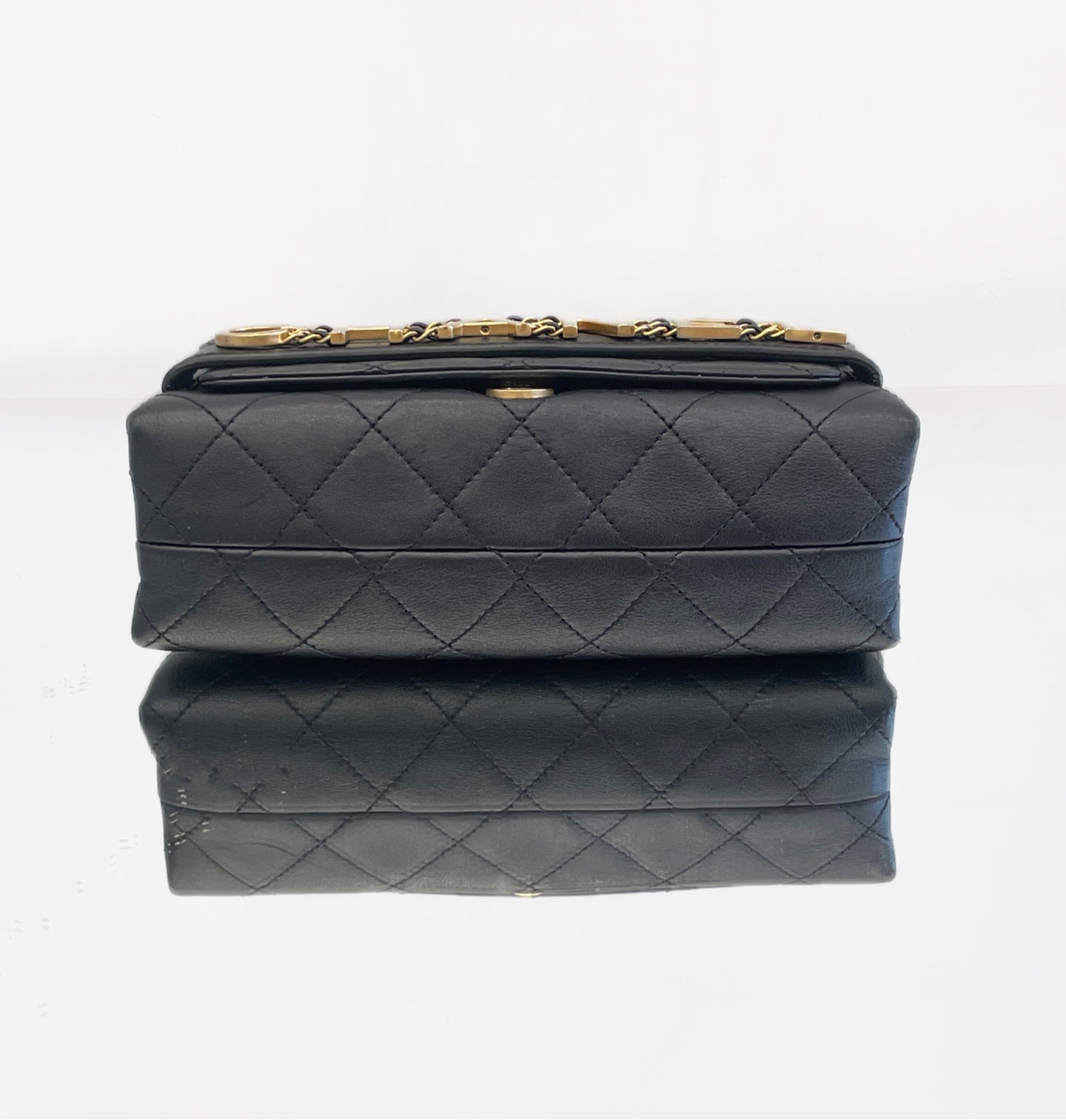Chanel - Letter Logo Chain Flap Bag - Calfskin leather - Black - (small)
