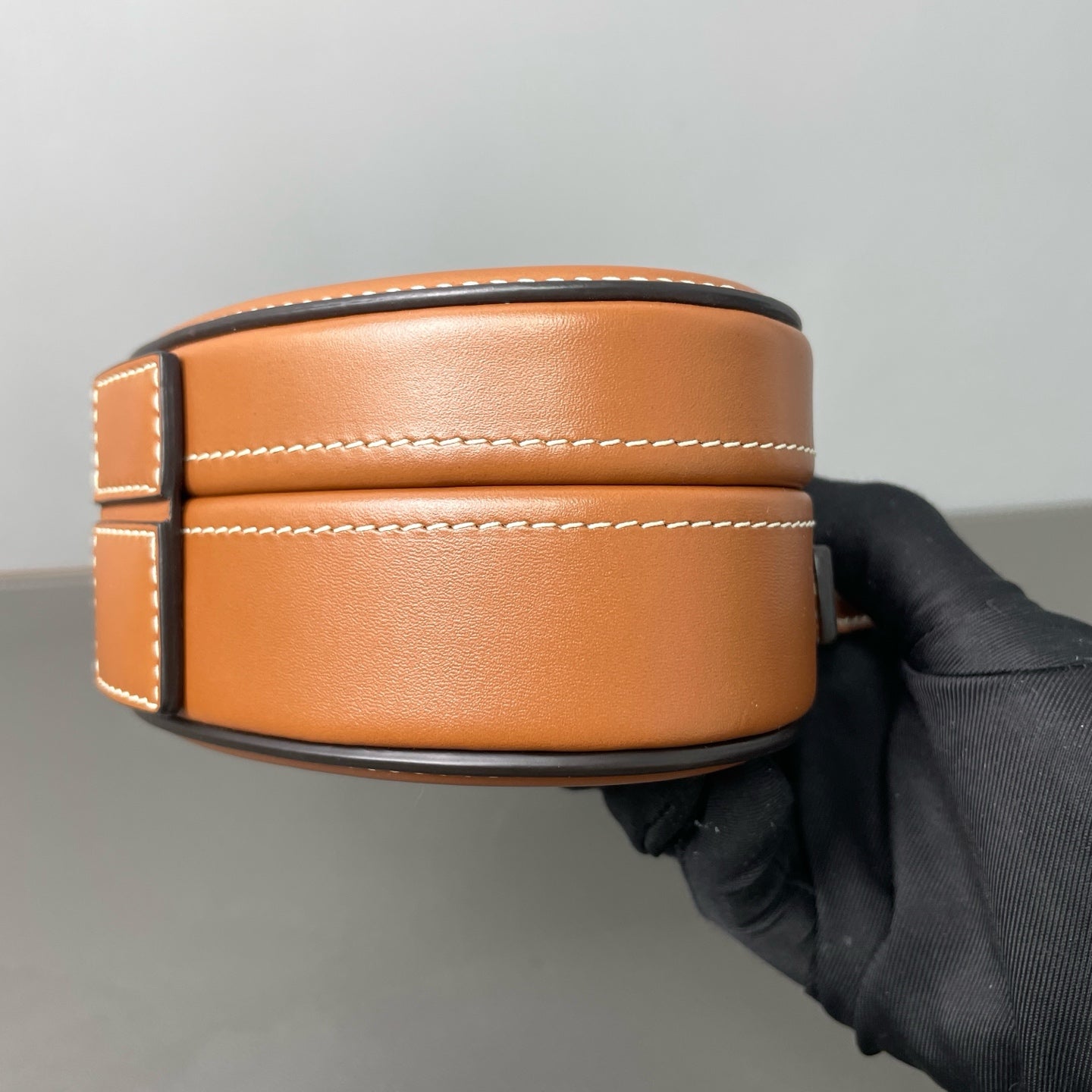 Celine - Cuir Triomphe Oval Box Bag - Leather - Camel - (mini)