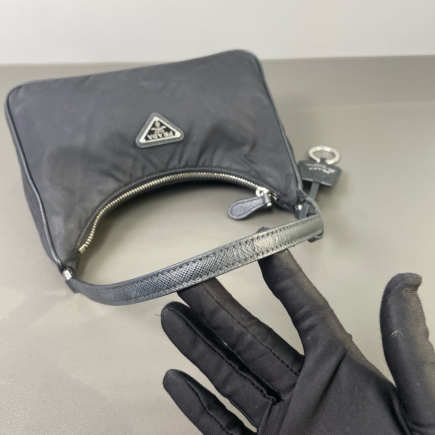 Prada - Re-Edition 2005 Nylon Shoulder Bag - Nylon and Leather - Black - (mini)
