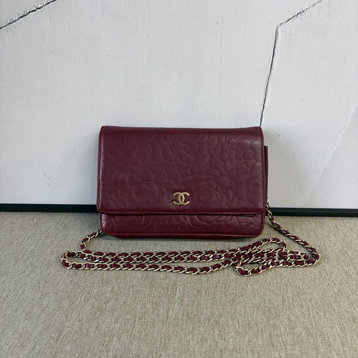 Chanel - Camellia Wallet On Chain (WOC) - Lambskin leather - Burgundy - (Mini)