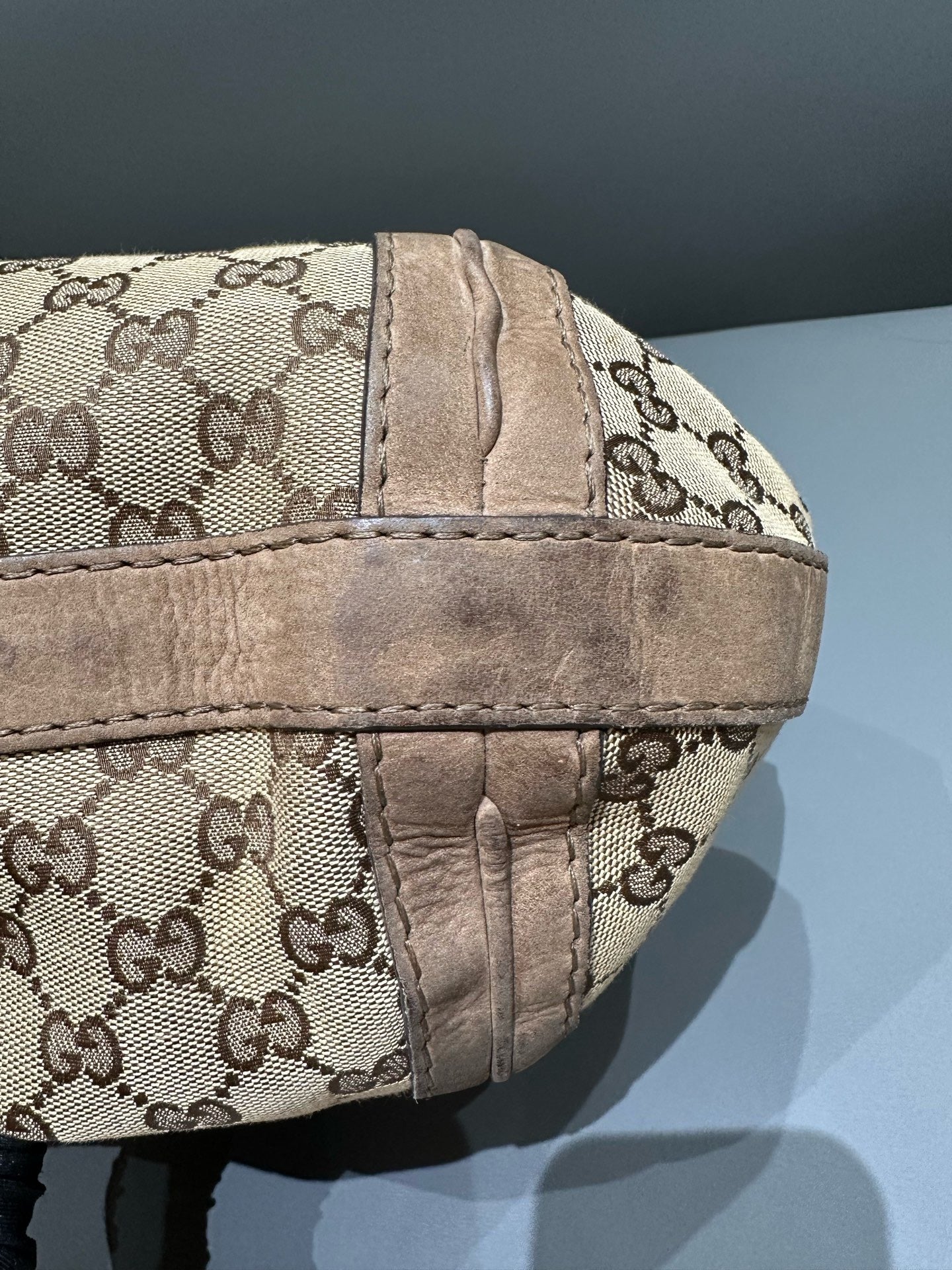 Gucci - GG Monogram Canvas and Suede Shoulder Tote Bag - GG Monogram Canvas and Suede Leather - Beige and Brown with Gold-Tone Hardware - (Large)