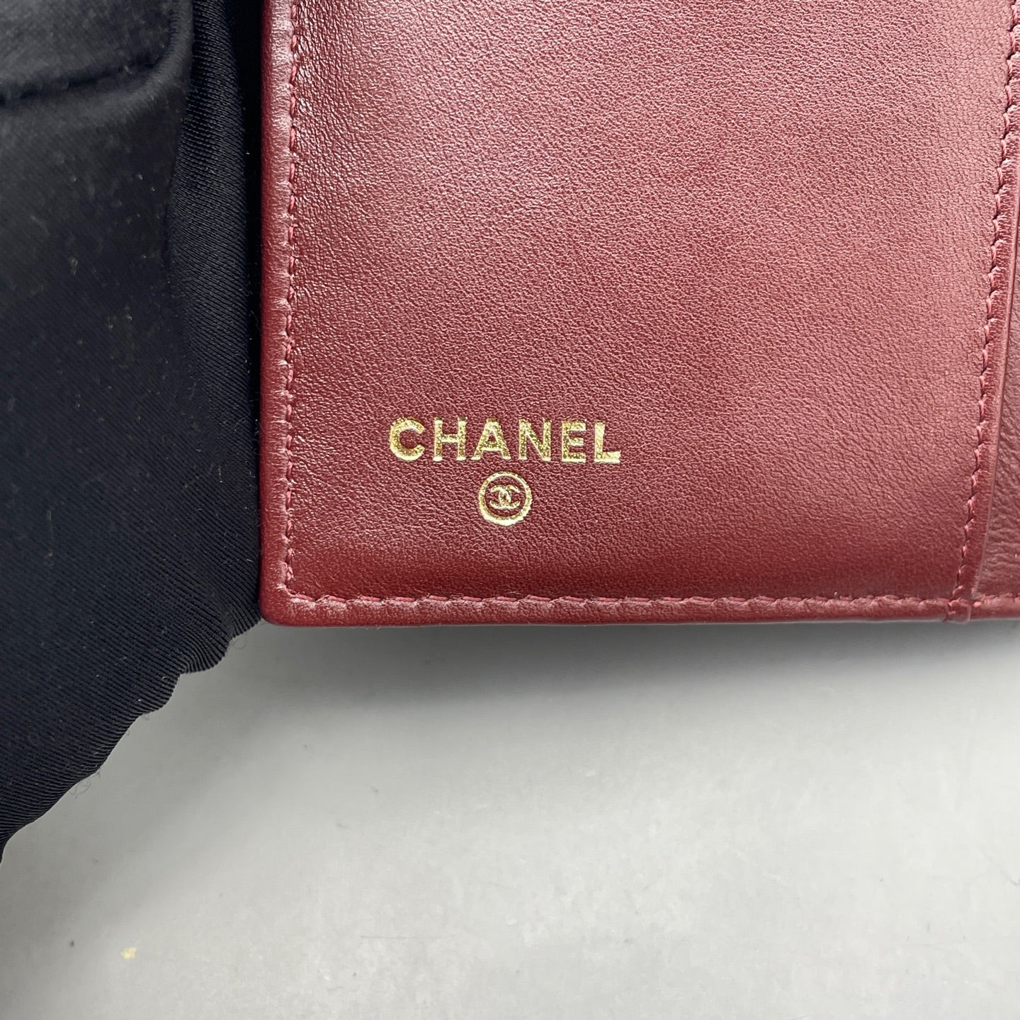 Chanel - Classic Flap Long Tri-Fold Wallet - Caviar leather - Black - (Medium)