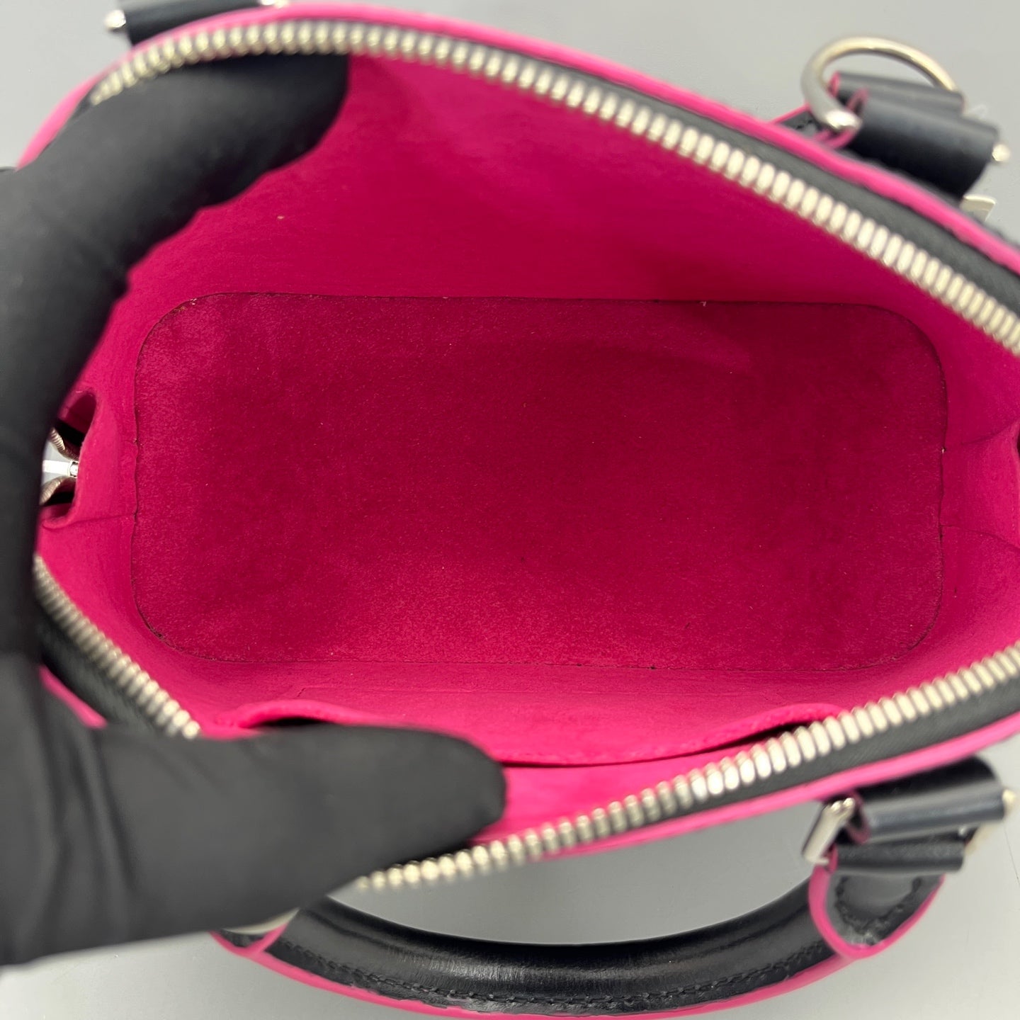 Louis Vuitton - Alma BB - Epi leather - Black - (Mini)