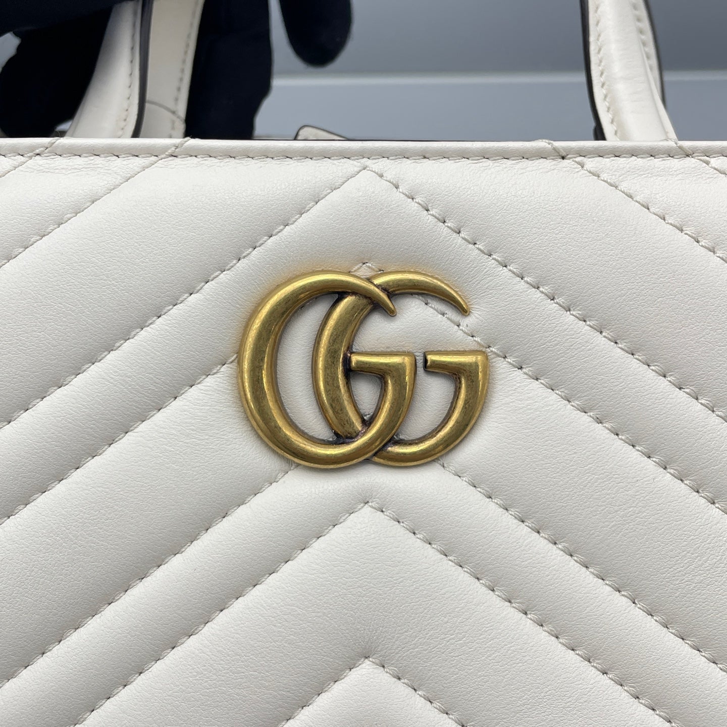 Gucci - GG Marmont Matelasse Top Handle Bag - Leather - White - (small)