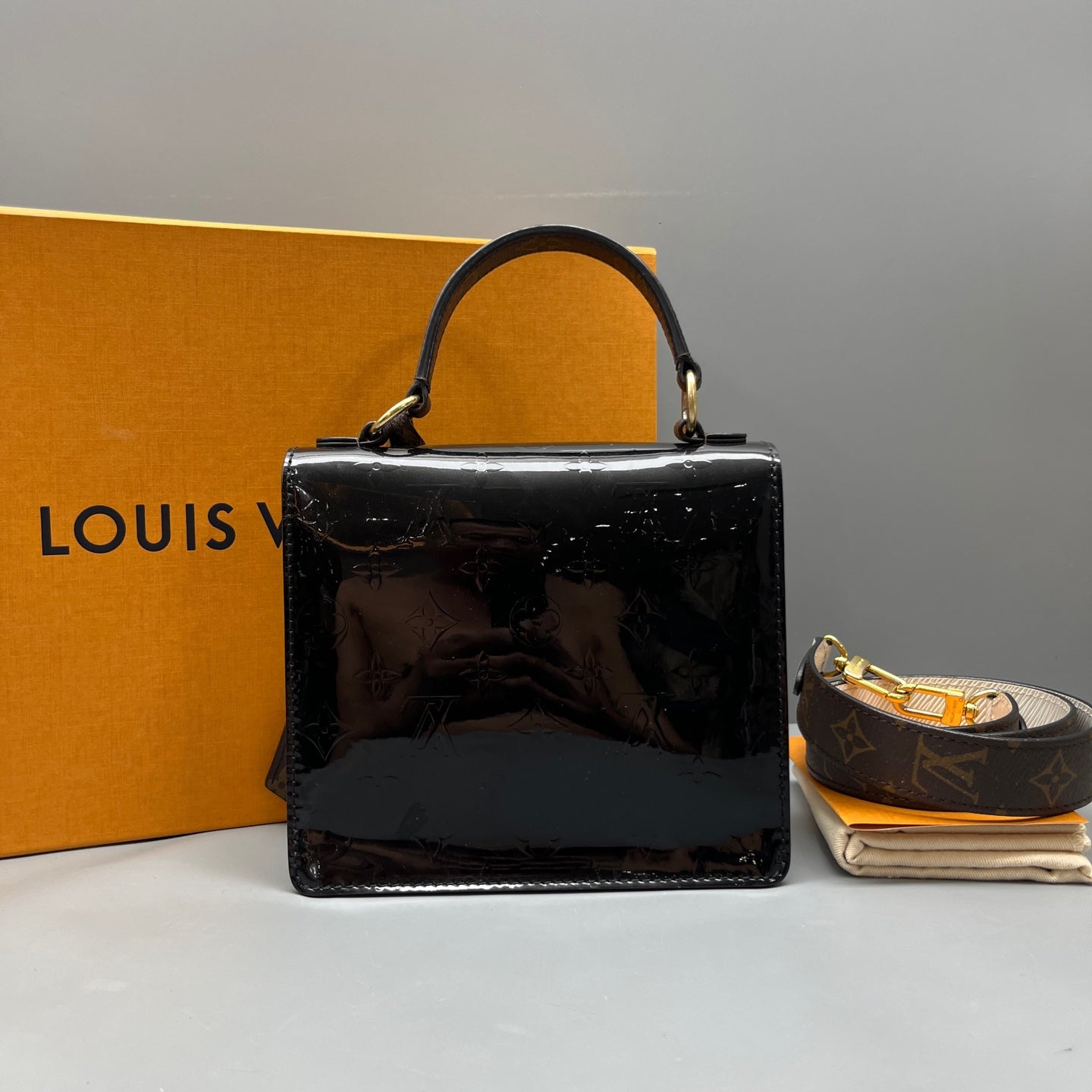 Louis Vuitton - Spring Street Messenger Bag - Patent leather - Black - (mini)
