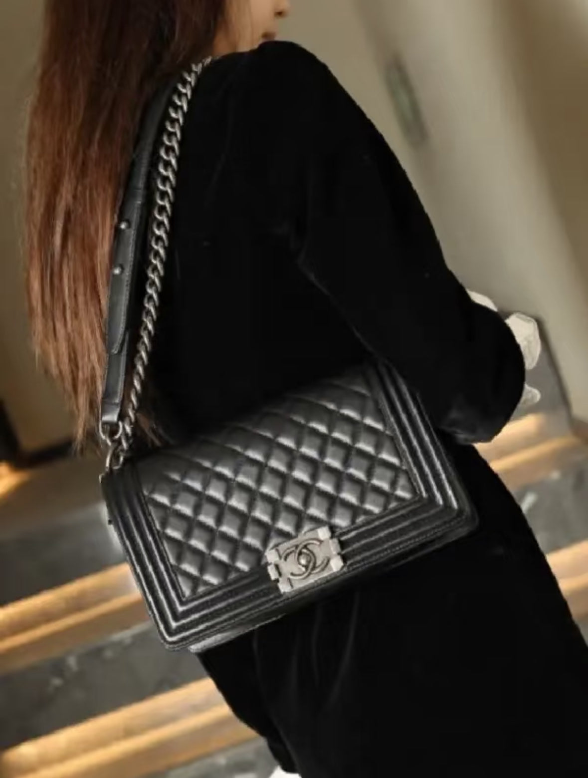 Chanel - Le Boy Medium - Grained Calfskin Leather - Black - (Medium)
