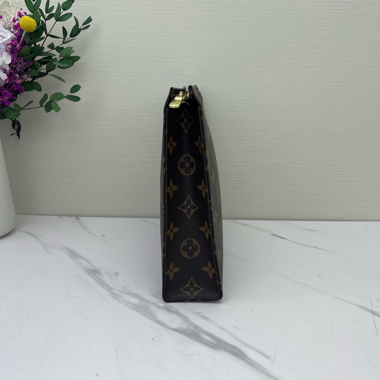 Louis Vuitton - Toiletry Pouch 26 - Monogram coated canvas with Vachetta leather trim - Brown - (medium)
