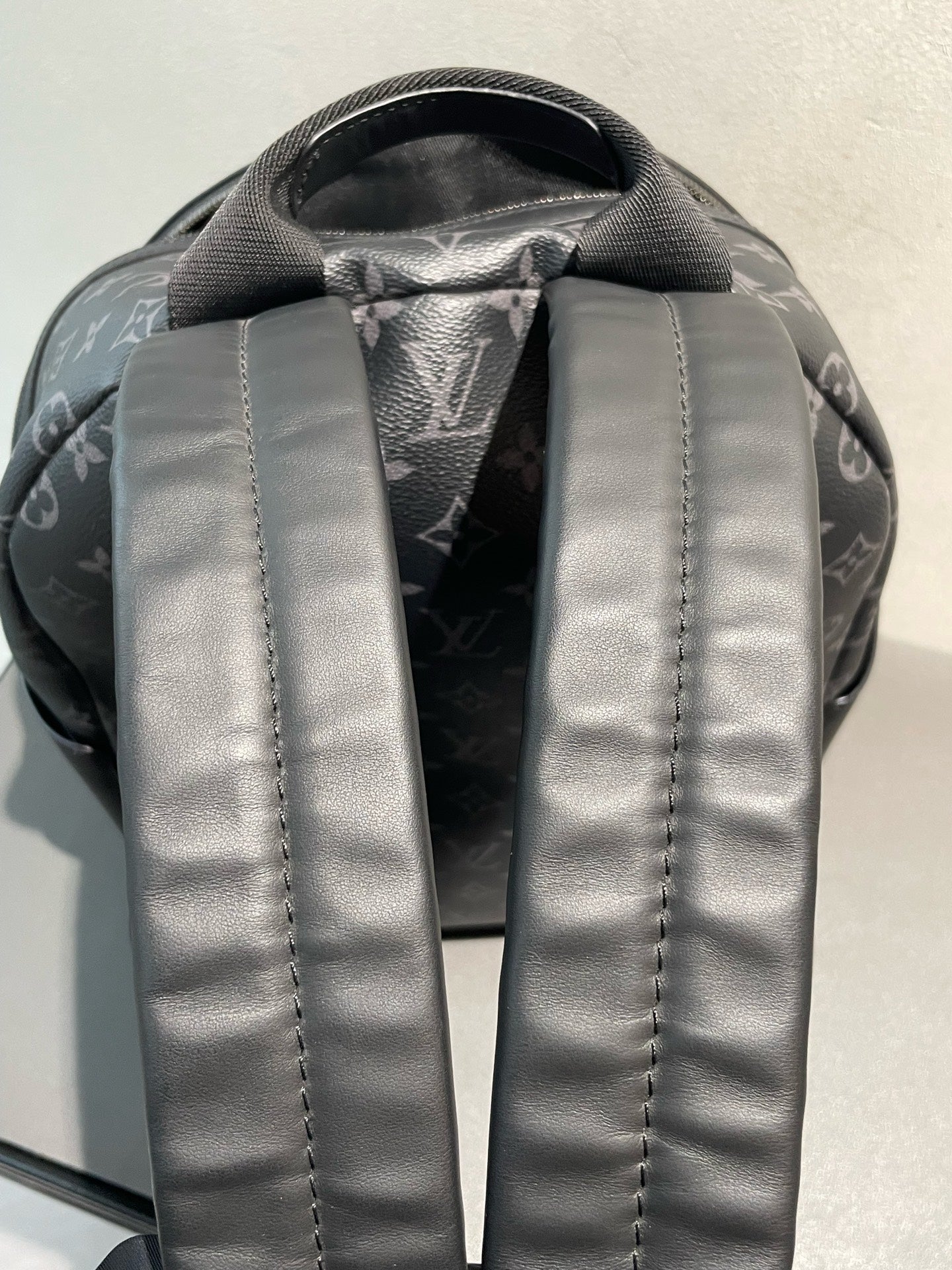 Louis Vuitton - Discovery Backpack Monogram Eclipse - Monogram Eclipse coated canvas with leather trim - Black - (medium)