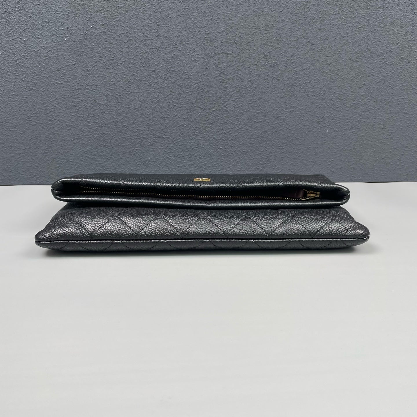 Chanel - Classic Quilted Clutch - Caviar leather - Black - (medium)