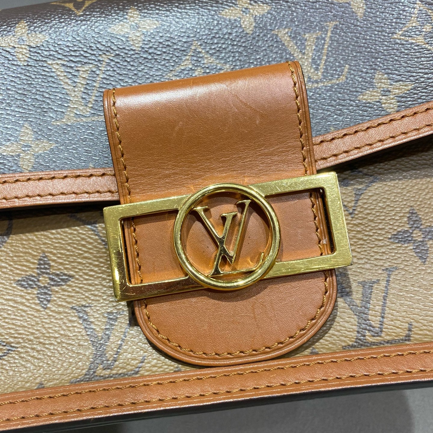Louis Vuitton - Dauphine Small - Monogram coated canvas with natural cowhide leather trim and microfiber lining - Brown - (small)