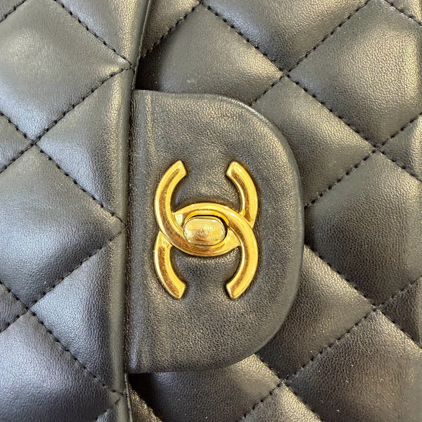 Chanel - Classic Flap Jumbo Double Flap Bag - Lambskin leather - Black - (Large)
