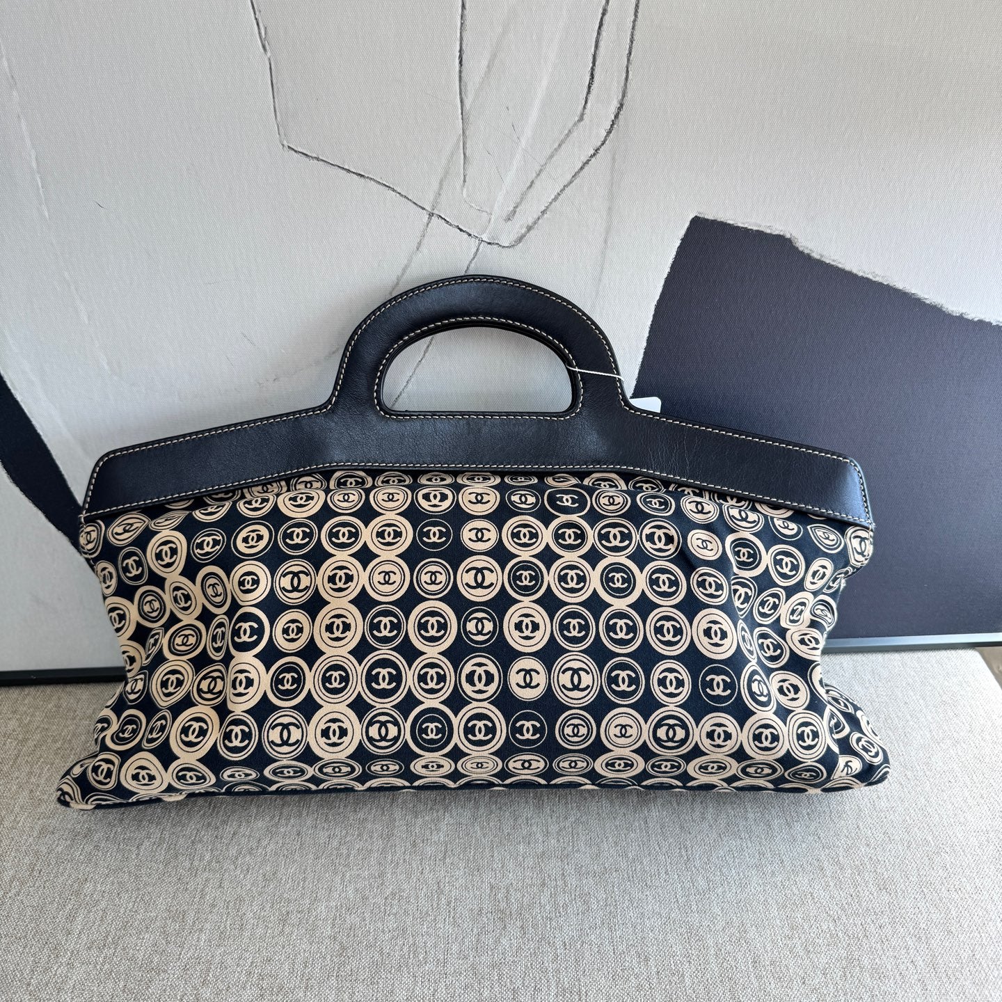 Chanel - Medallion Coin Top Handle Clutch - Canvas and leather - Black and Beige - (large)