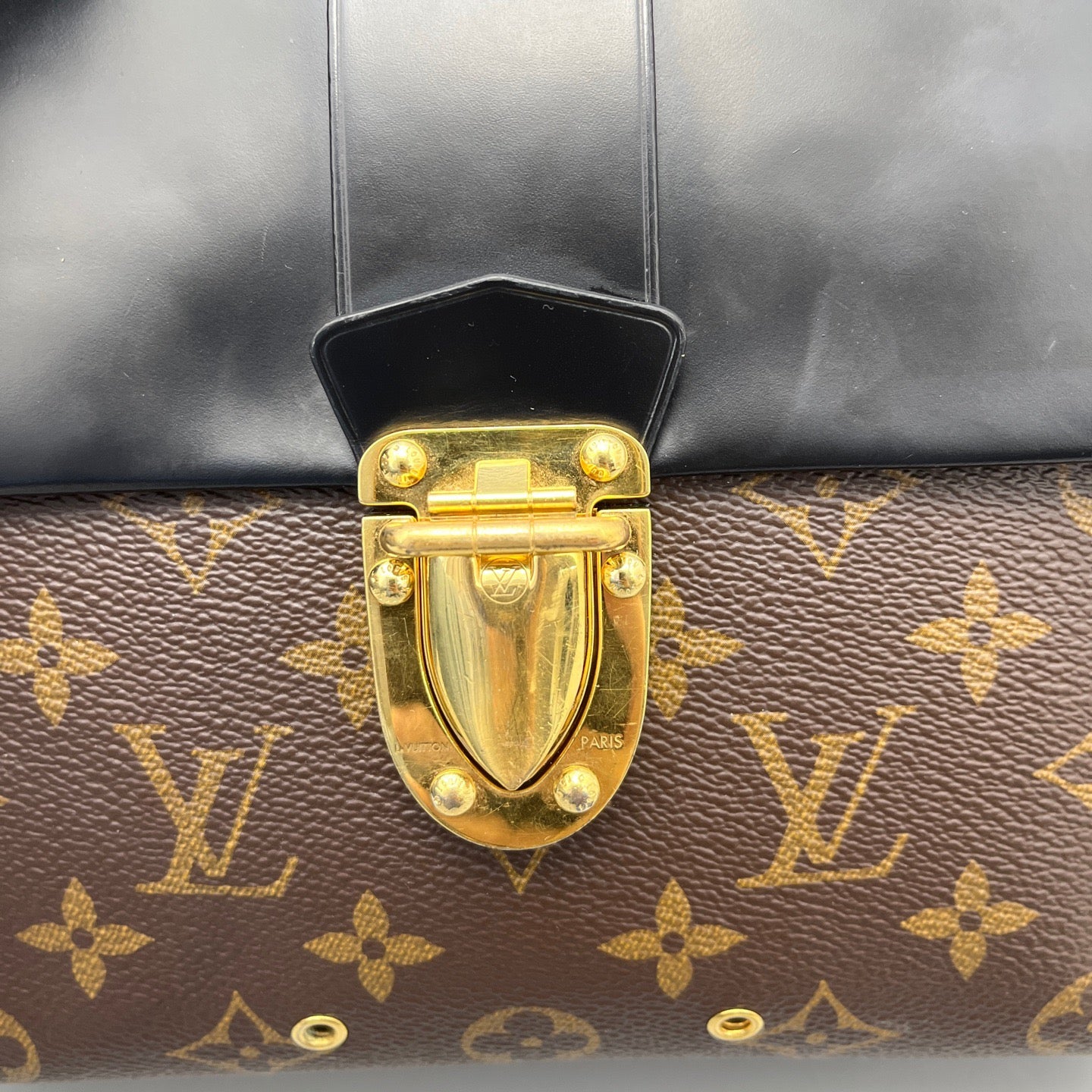Louis Vuitton - One Handle Flap Bag - Monogram coated canvas and leather - Multicolour - (Medium)