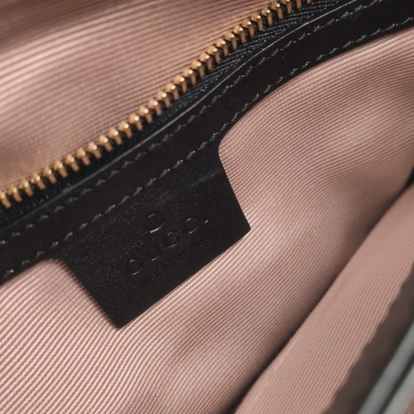 Gucci - Arli Small Shoulder Bag (Style 550129) - Grained leather - Black - (Small)
