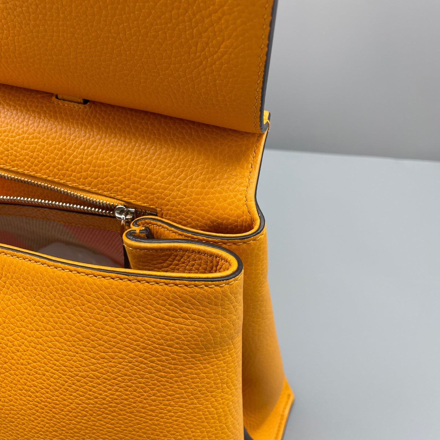 Gucci - Bamboo Top Handle Handbag - Grained leather - Yellow - (medium)