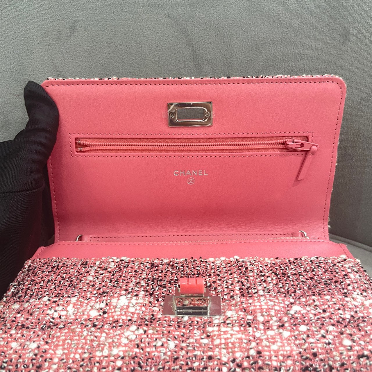 Chanel - 2.55 Reissue Wallet On Chain (WOC) - Tweed - Pink with Multicolour - (mini)
