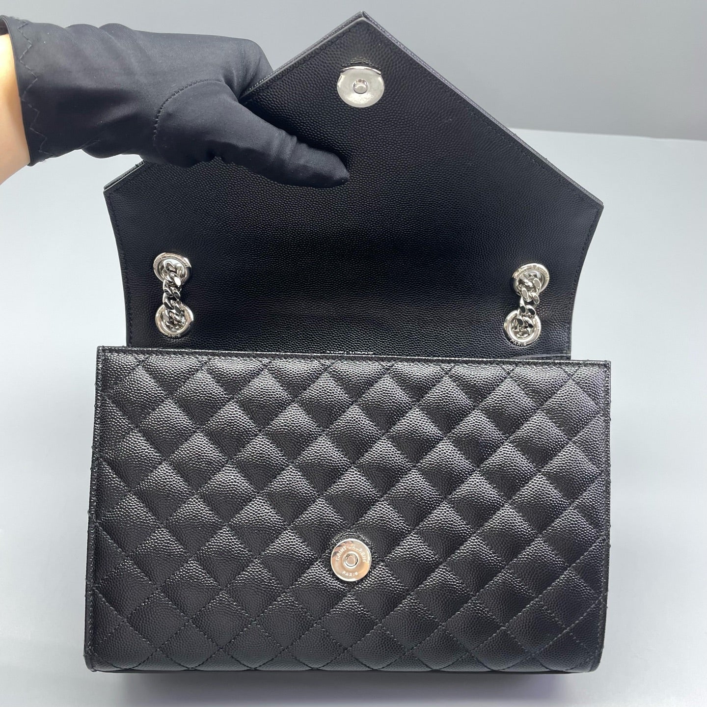 Saint Laurent - Envelope Bag Medium - Grained de Poudre Embossed Leather - Black - (medium)