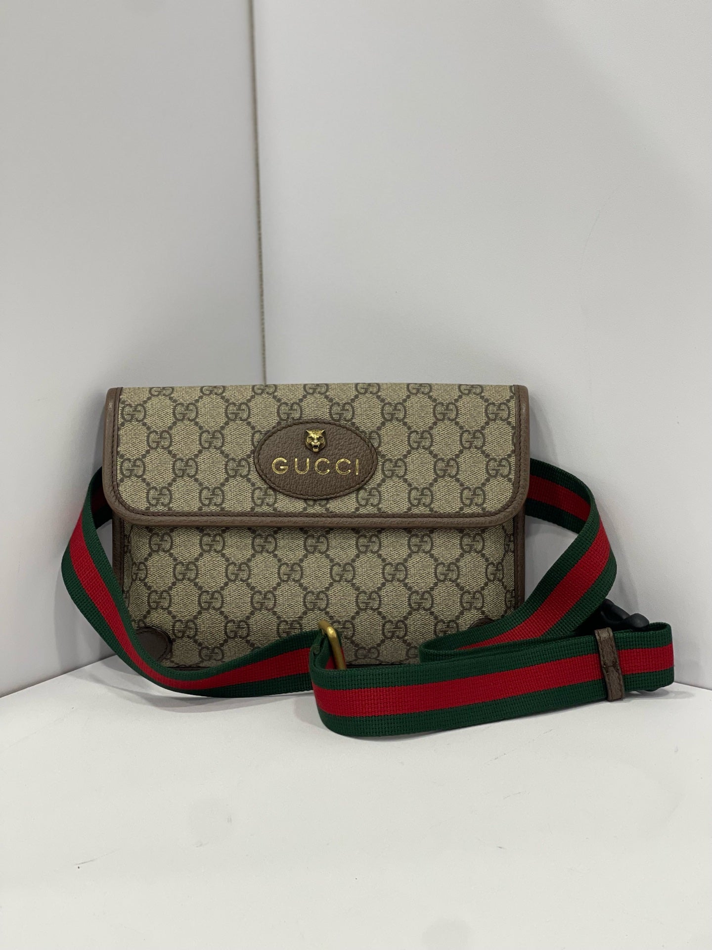Gucci - Tiger Head GG Supreme Belt Bag - GG Supreme canvas with leather trim and fabric strap - Beige/Brown with red and green accents - (medium)