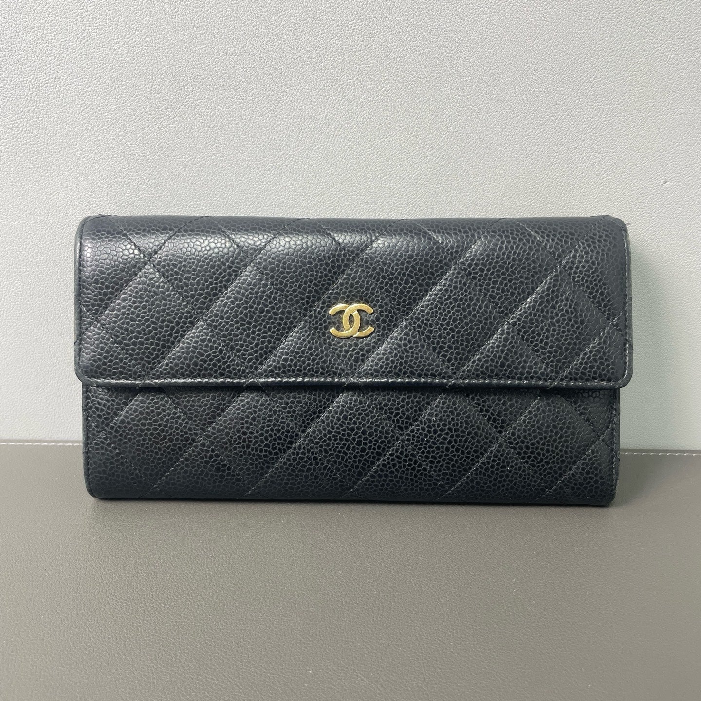 Chanel - Classic Flap Wallet - Caviar leather - Black with Gold-Tone Hardware - (Medium)