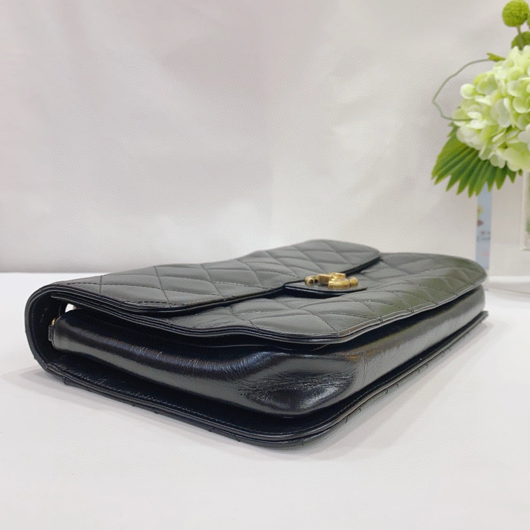 Chanel - Mumbai Vintage Chain Bag - Oil-wax leather - Black - (medium)