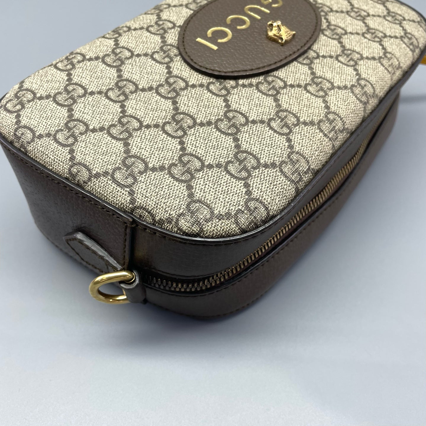 Gucci - Neo Vintage GG Supreme Camera Bag with Tiger Head - GG Supreme coated canvas with brown leather trim - Beige - (Small)