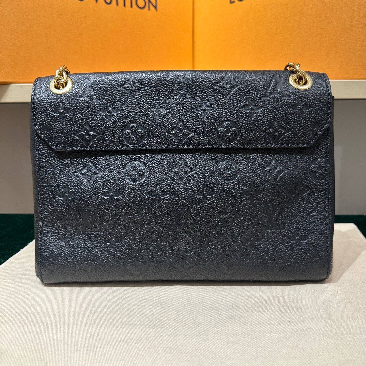 Louis Vuitton - Pochette Metis Monogram Empreinte - Monogram Empreinte leather - Black - (medium)