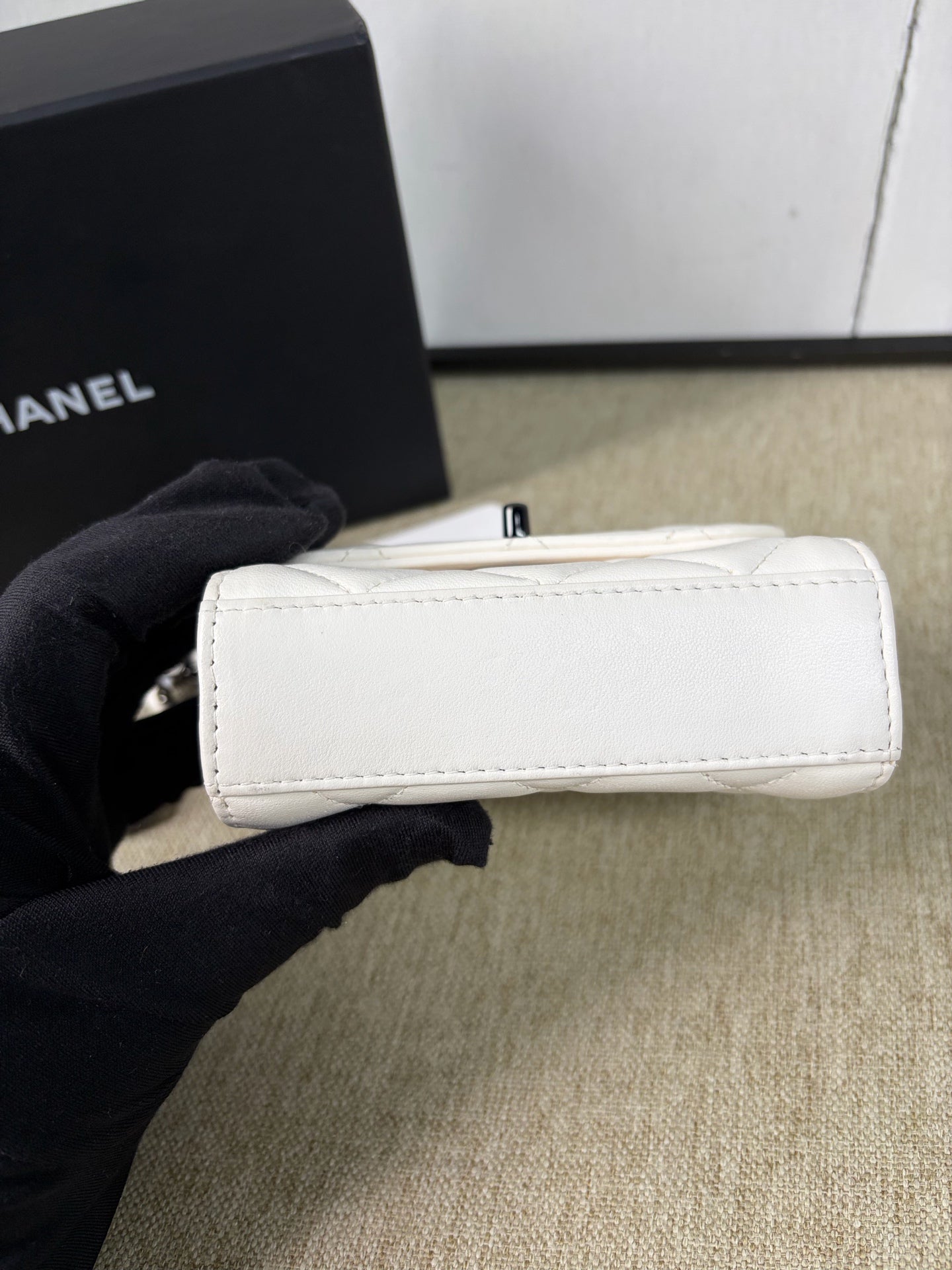 Chanel - Trendy CC Mini Box Bag - Lambskin leather - White - (mini)