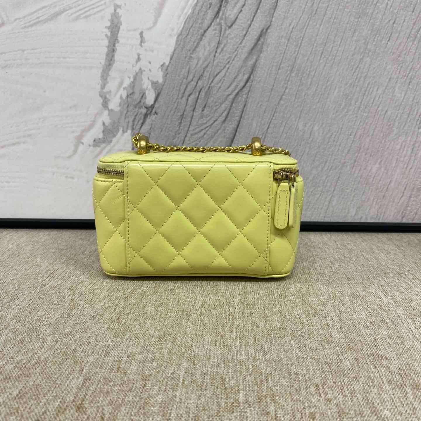 Chanel - Vanity Case - Calfskin leather - Yellow - (mini)