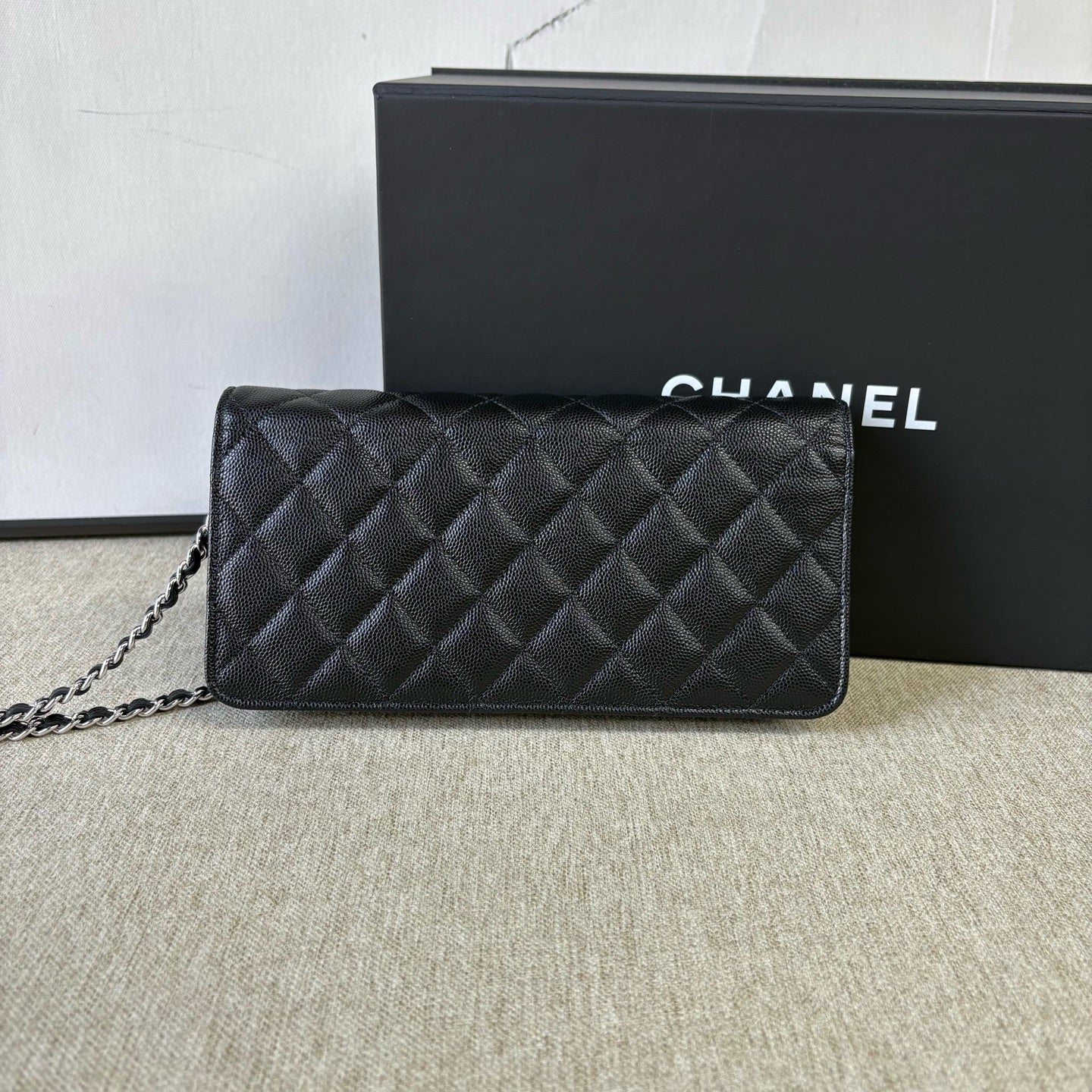 Chanel - Clutch with Chain - Shiny Grained Calfskin - Black - (mini)