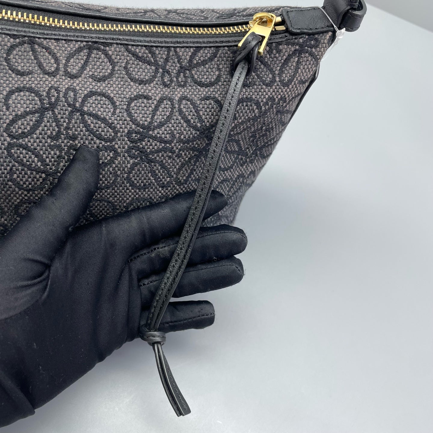 Loewe - Cubi Bag L7210 - Woven jacquard textile with calfskin leather trim - Black - (Mini)