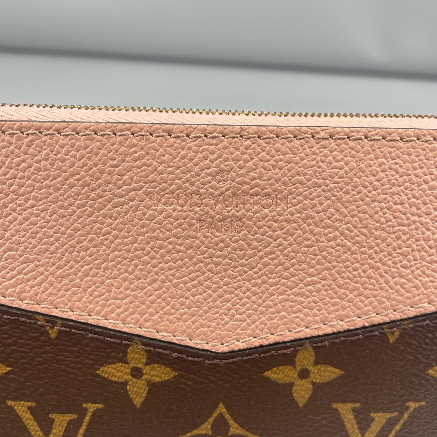 Louis Vuitton - Pochette Legendary Clutch - Monogram coated canvas and grained leather - Brown and Pink - (medium)