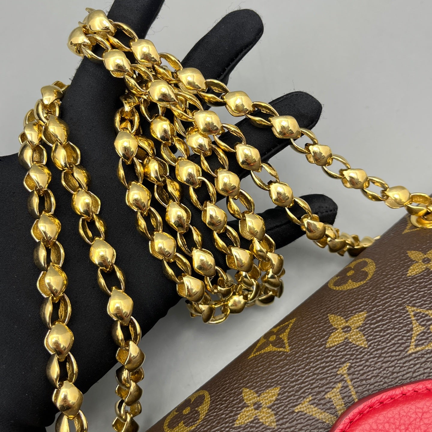 Louis Vuitton - Victoria Chain Bag - Monogram coated canvas and grained leather - Brown and Red - (medium)